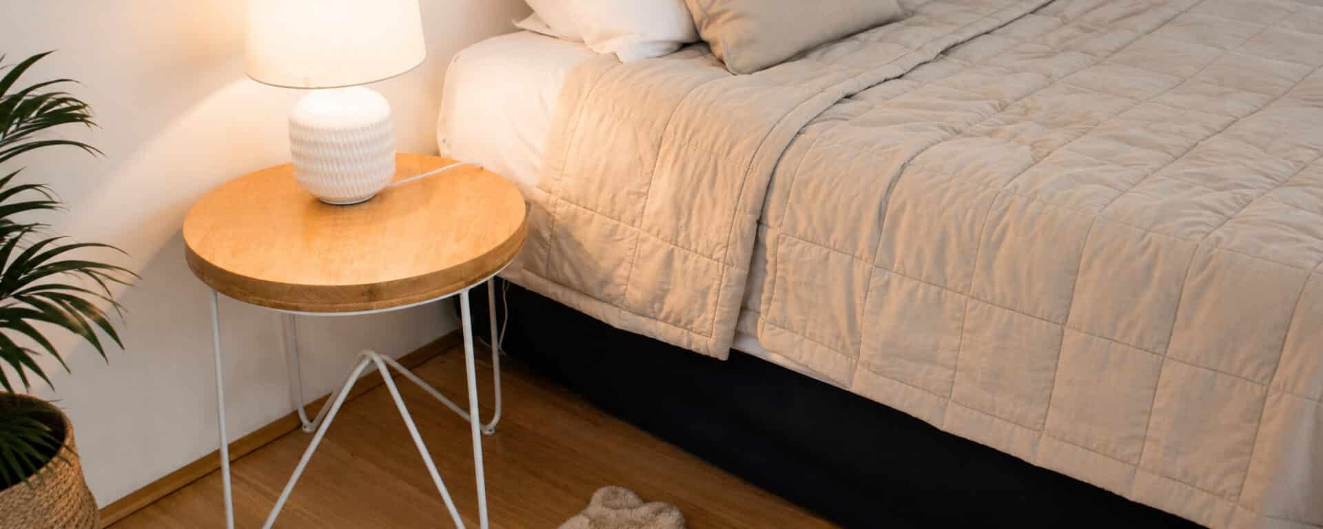 Chambre cosy et apaisante baignée de lumière